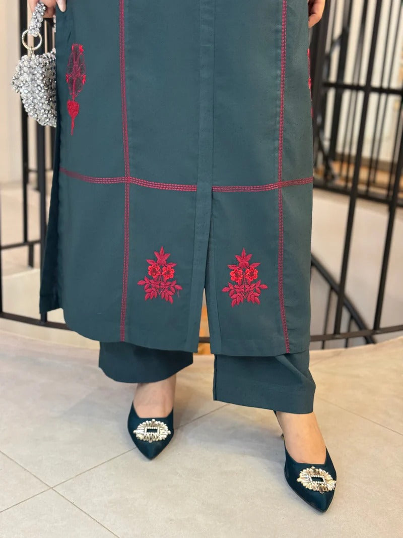 Aira Embroidered 2Pc Linen Set – Elegant Winter Wear