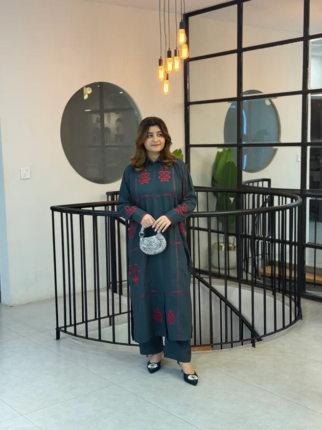 Aira Embroidered 2Pc Linen Set – Elegant Winter Wear