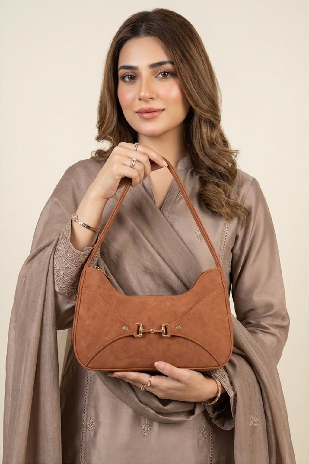Zari Bella Camel Shoulder Bag – Stylish & Elegant Handbag