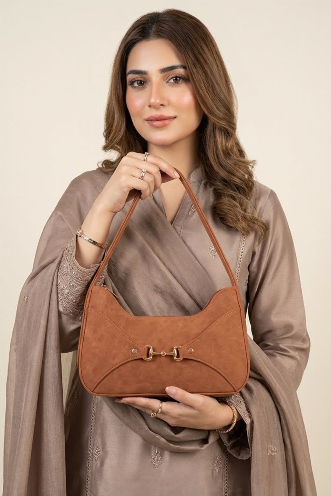 Zari Bella Camel Shoulder Bag – Stylish & Elegant Handbag