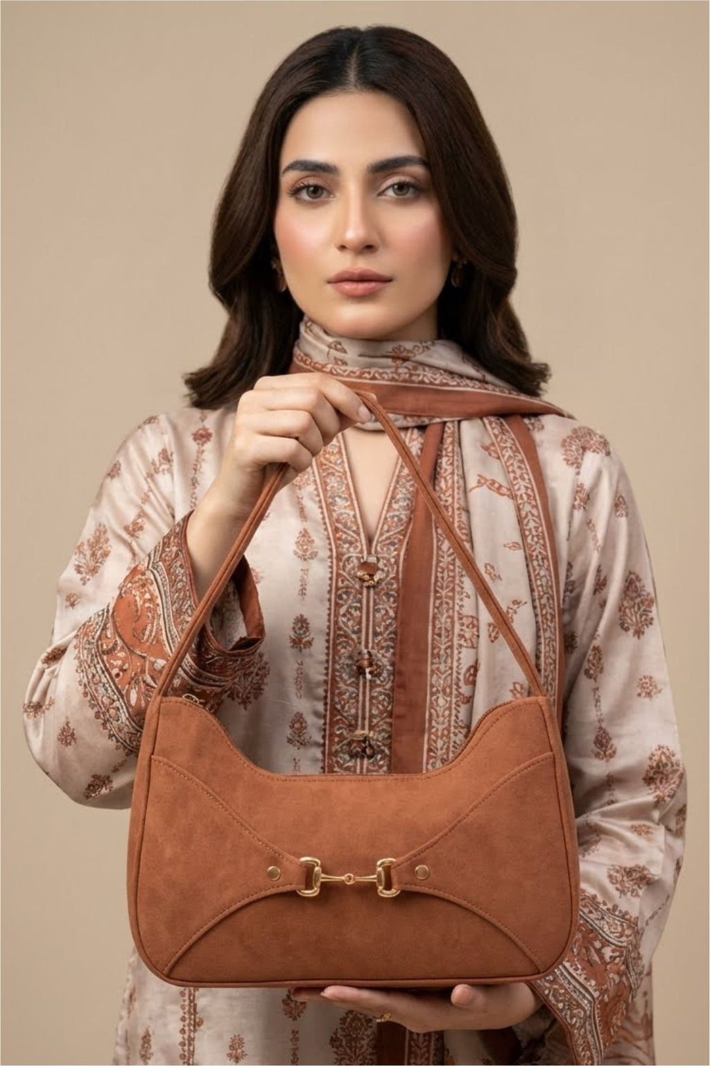 Zari Bella Camel Shoulder Bag – Stylish & Elegant Handbag