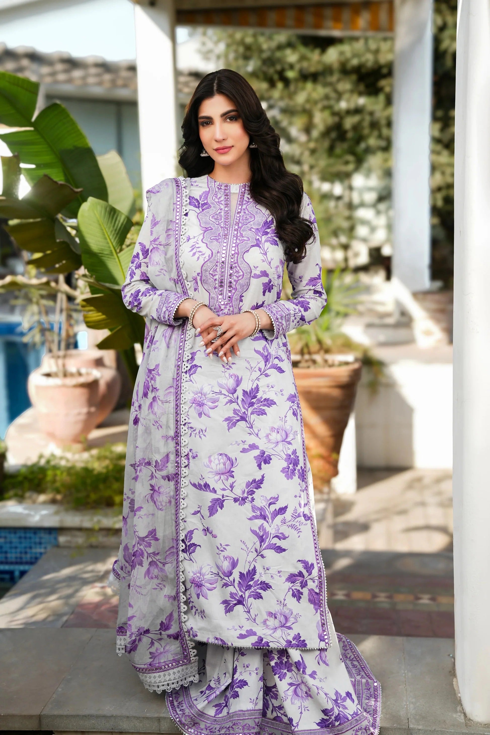 Zari Bella Floral Embroidered 3Pc Lawn Suit
