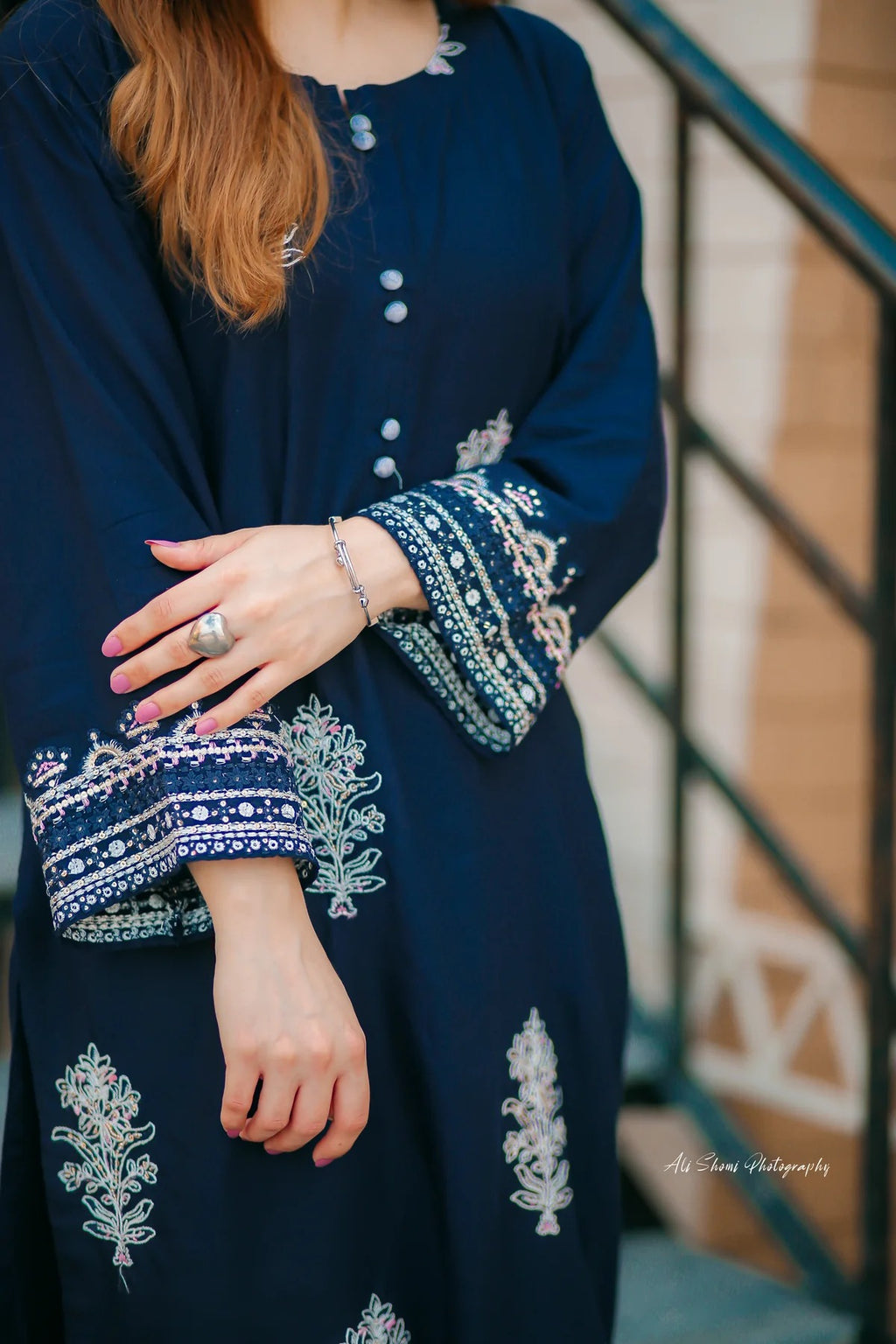 Zari Bella Neelam Embroidered 2Pc Winter Linen Suit